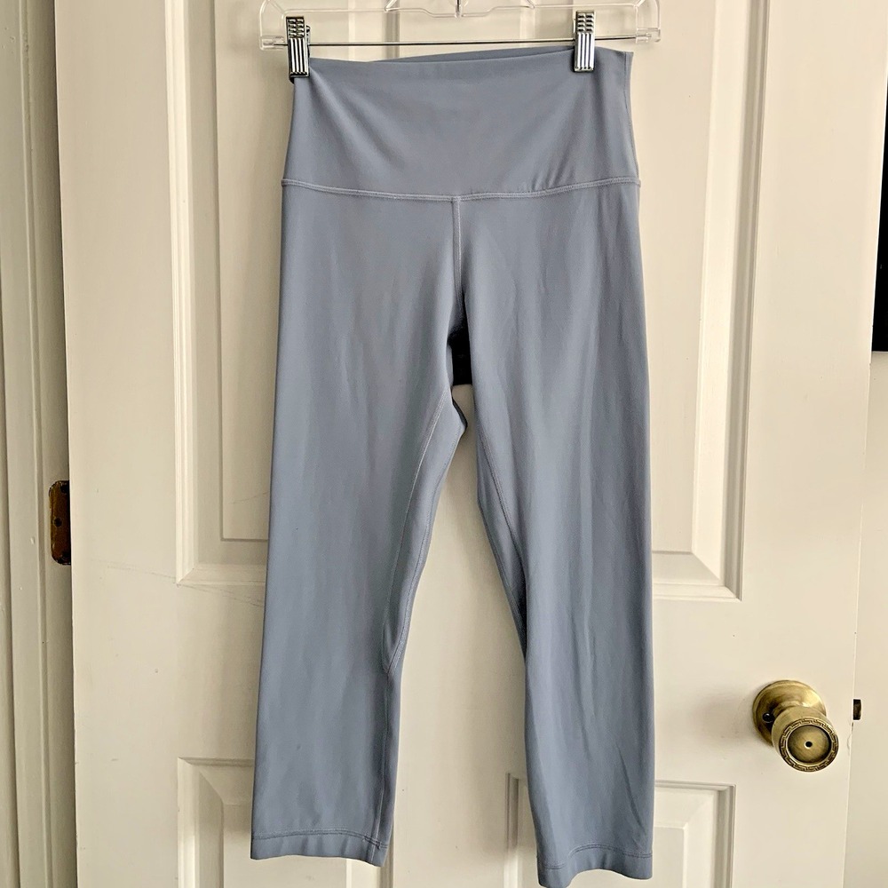 Lululemon Align Crop 21in Pants women sz 6 Light Chambray Blue EUC